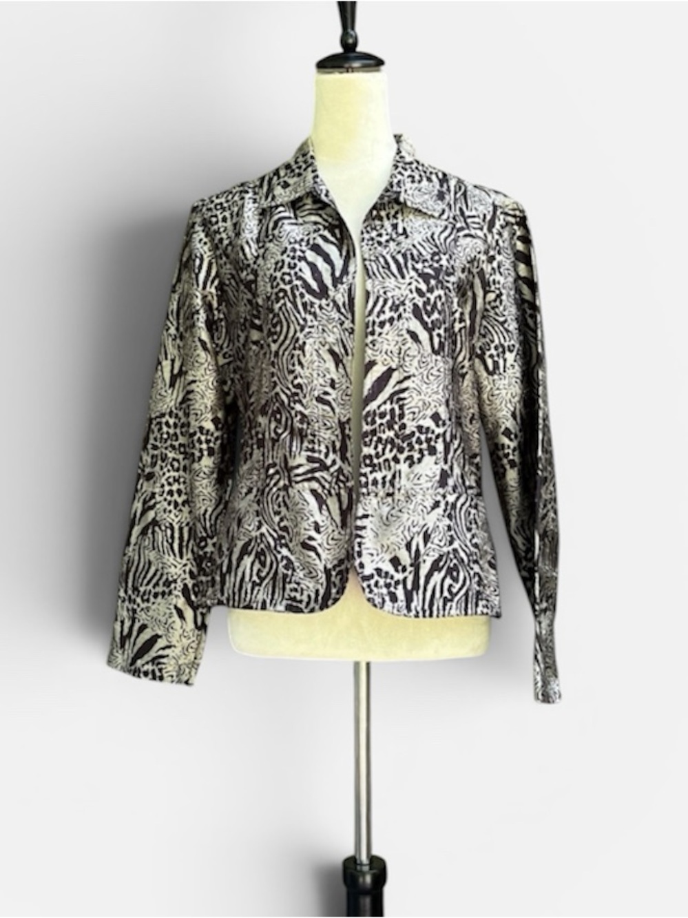 Chico's 100% Silk Open Front Animal Print Blazer/Jacket in Silver Black Sz 1/Med